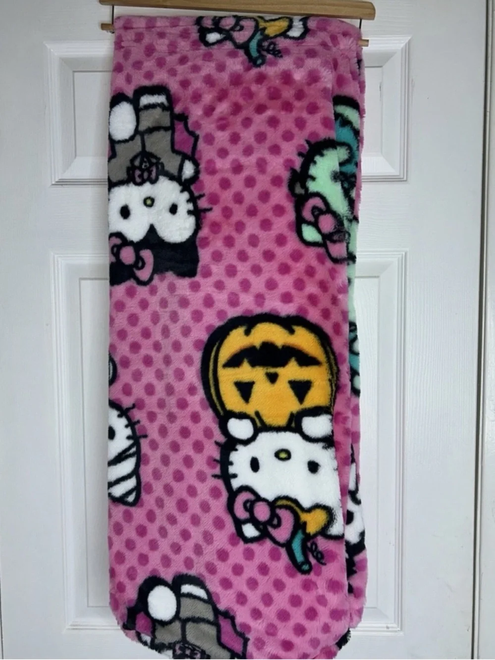 Hello Kitty Pink Faux Fur Halloween Blanket NWT